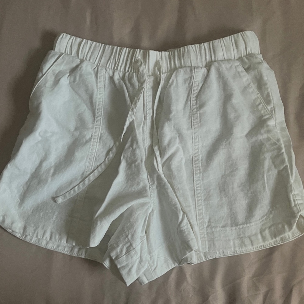 Universal Thread Cream Linen Shorts